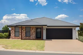 Home Away From Home | Contemporary Sophistication - Image 2