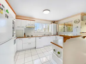 Waterfront 2 Bedroom Apartment with Passage Views - Image 5