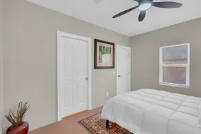 Downtown Historic 4BR / 2BA with parking - Image 4