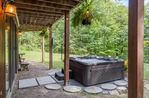 Phoenicia Retreat: Private Escape w/ Hot Tub. - Image 5