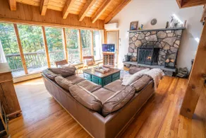 Phoenicia Retreat: Private Escape w/ Hot Tub. - Image 2