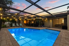 Family-Friendly 4BR Getaway Saltwater pool - Image 2