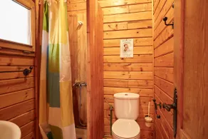Wooden cabin four - Image 5