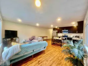 4BR/4BA Queen Anne Retreat, Downtown, Cruise Port - Image 2