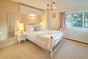 Host & Stay - Ailsa Cottage - Image 3