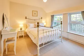 Host & Stay - Ailsa Cottage - Image 5