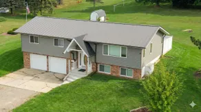 KwikStay: The Small-Town Ranch Style Home - Image 4