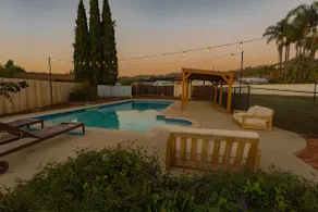 Bella Vista: 5-bed home w pool - Image 2