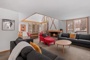 Classic Stratton Ski Chalet: Perfect for Families - Image 3