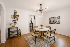 Exclusive Louisville king suite near bourbon trail - Image 3