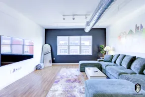 Walk to Attractions - Safe Modern 1BR Loft - Image 2