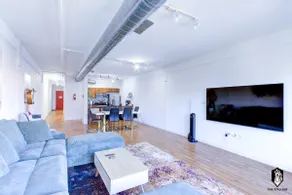Walk to Attractions - Safe Modern 1BR Loft - Image 5