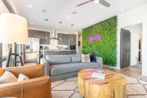 The Nashville Rhythm: Downtown Condo w/ Pool & Gym - Image 1
