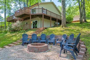 Lucky Dozen Lakehouse-Dock, Slip, Kayaks, SUPs - Image 3