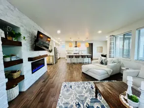 6BR, 4 Bath • Huge Kitchen • Sleeps 12 Comfortably - Image 2