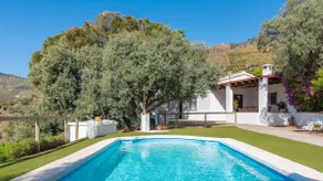 Los Olivos de Jaure El Borge by Ruralidays - Image 4