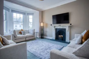 The Lanterns - 9 Bedroom - Sleeps 17 - Saundersfoot Village Centre - Image 2