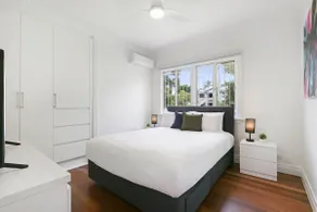 Spacious 3-Bed Home in Morningside with Backyard - Image 2
