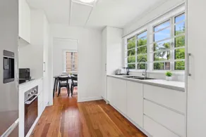 Spacious 3-Bed Home in Morningside with Backyard - Image 3
