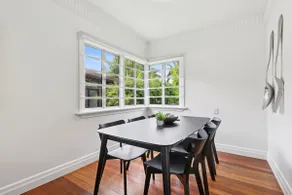 Spacious 3-Bed Home in Morningside with Backyard - Image 4