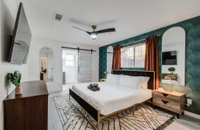 5-Bd 2-Ba Tranquil Retreat Ft Jacuzzi & Playground - Image 3