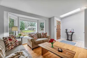 Large Family-Friendly Home on NW Side - Dogs OK - Image 3