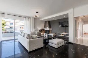 Elegant & Roomy 3-Bedroom Apartment in the Heart of Glyfada - Image 5