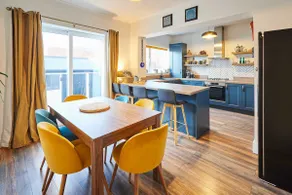 Host & Stay - By The Sea - Image 2