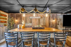 Winding Wood Cabin –Pond, Hot Tub, Theatre & Games - Image 4