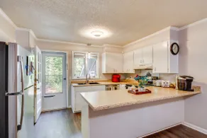 Easy Access to I-77 & I-20: Columbia Duplex! - Image 5