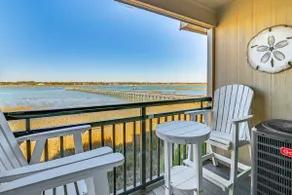 Waterfront Gem w/ Balcony in Garden City - Image 2