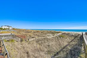 Waterfront Gem w/ Balcony in Garden City - Image 3