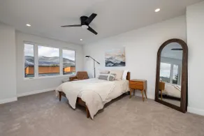 Lake Life at The Cove - Walk to Lake & Village - Image 3