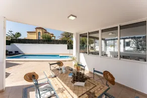 Villa mit Terrasse, Garten und Grill | Stadtblick | Perfekt für die Arbeit von Zuhause - Image 3