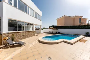Villa mit Terrasse, Garten und Grill | Stadtblick | Perfekt für die Arbeit von Zuhause - Image 2