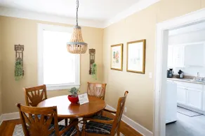 Charming 2BR Stay | Pets Welcome & WiFi - Image 5