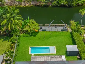 Luxury Miami Waterfront Retreat with Private Dock - Image 5