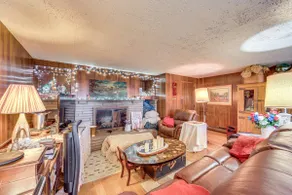 Rustic Chic Retreat: 4 Mi to Kennywood! - Image 4