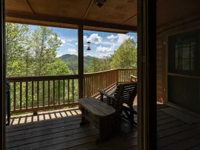 Quiet Haven Mountain Top Cabin - 3 Bedroom Cabin with Breathtaking Views - Image 4