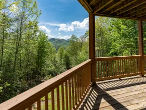 Quiet Haven Mountain Top Cabin - 3 Bedroom Cabin with Breathtaking Views - Image 5