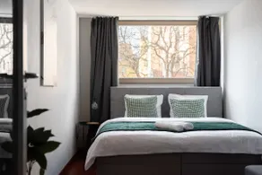 5BR Apart with Balcony | 170m2 | 16 guests | Metro - Image 2