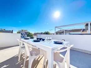 Villa with terrace, garden & private pool - Image 5