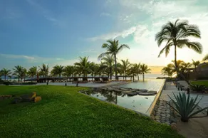 Luxury Apartment in Playa Blanca Zihuatanejo CAUMA - Image 4