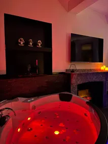 Love Room Instant - ”The Elegant” Suite - Image 4