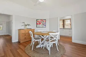 Bant Cottage - Stylish Renovation - Image 3