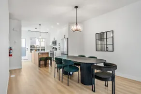 Modern Elegance & Comfort – 3BR + 3 Ensuites, AC - Image 2