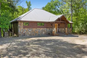 Kiss Me on the Creek in Hochatown/Broken Bow, Ok - Image 4