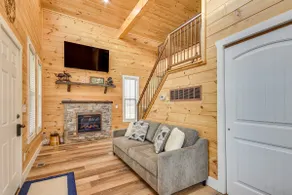 Covered Porch & Fire Pit: Cabin in Richland - Image 2