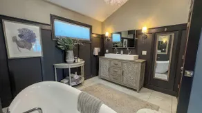 Luxury Home PIA Heights Spa Bath - Image 5