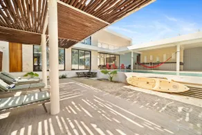 Exclusive Beachfront Escape | Modern Design, Pool & Fast WiFi - Image 3